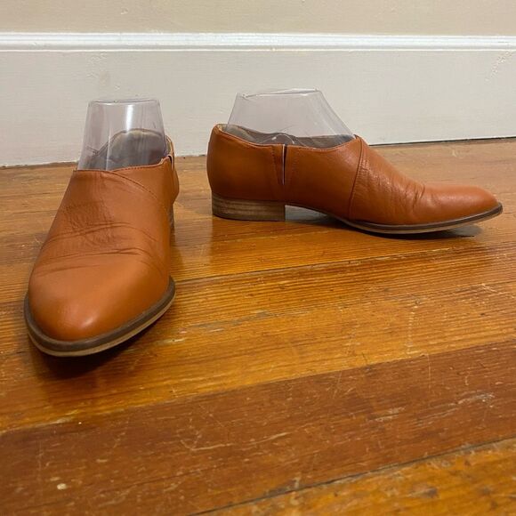 Anthropologie Women’s Size 37 Slip On Ankle Shoes Brown Leather Low Heel - Picture 2 of 12